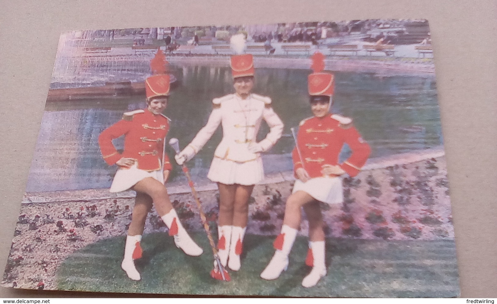 CARTE POSTALE MAJORETTES TOULOUSAINES TOULOUSE CAPITAINE 31 HAUTE GARONNE - Muziek