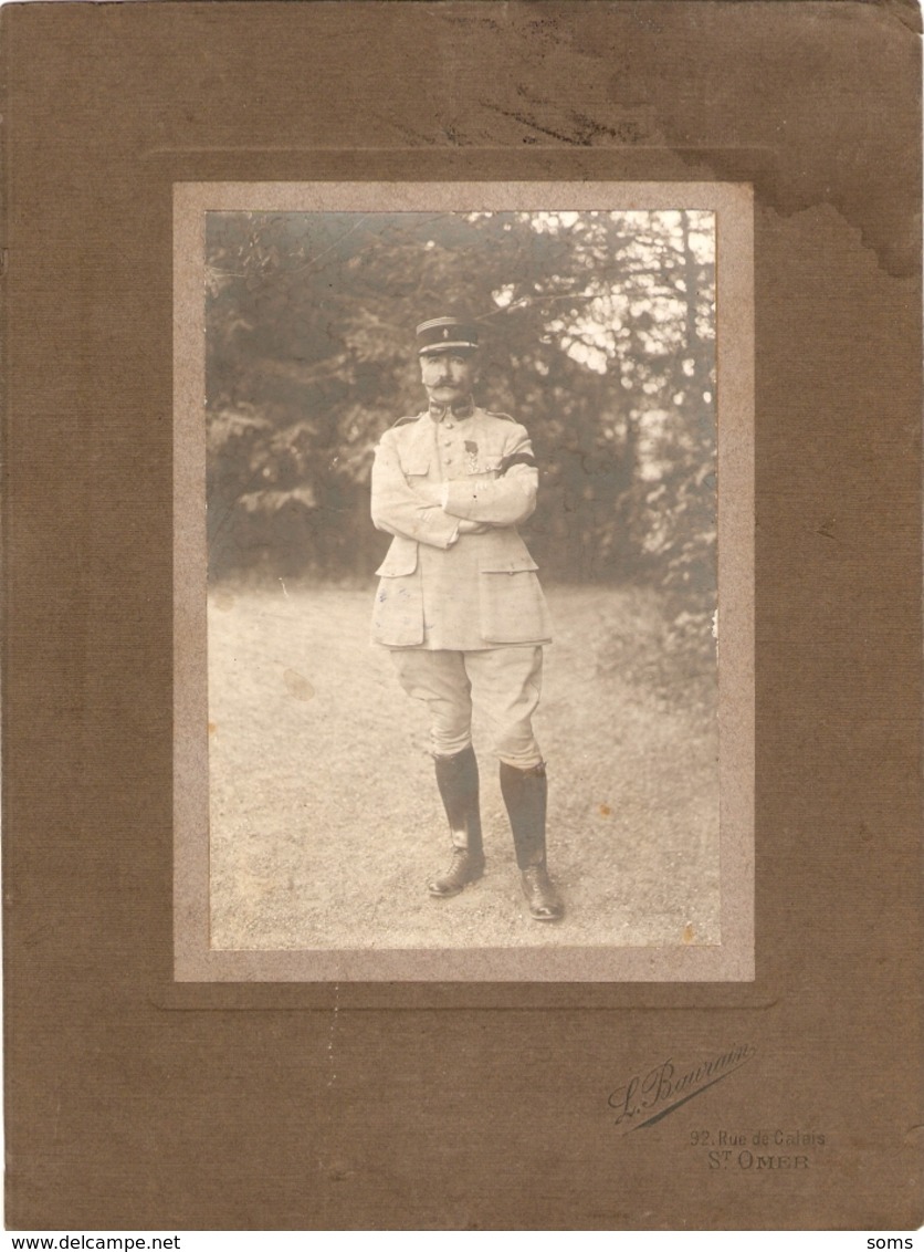 Photographie De Militaire, Capitaine D'artillerie Décoré De La Légion D'Honneur, Par L. Baurain à Saint-Omer, Vers 1914 - Guerre, Militaire