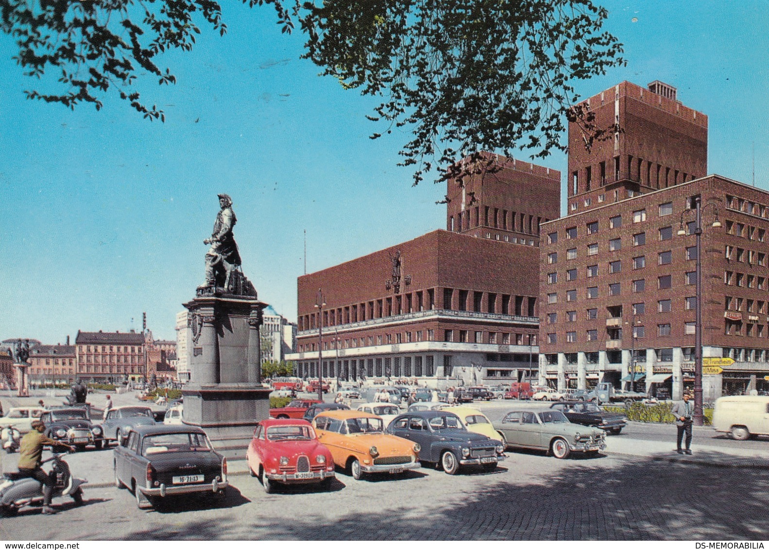 Oslo - City Hall , Old Cars 1966 - Norvège