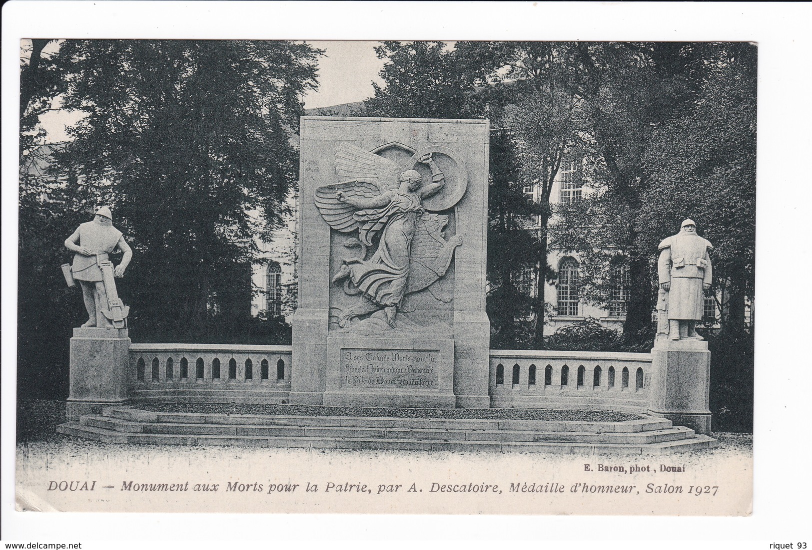 DOUAI -  Monument Aux Morts Pour La Patrie - Douai