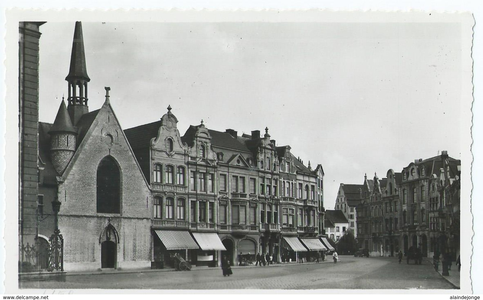 Lier - Lierre - Groote Markt En Sint-Jacobs Kapel - Grand'Place Et Chapelle Saint-Jacques - Lier