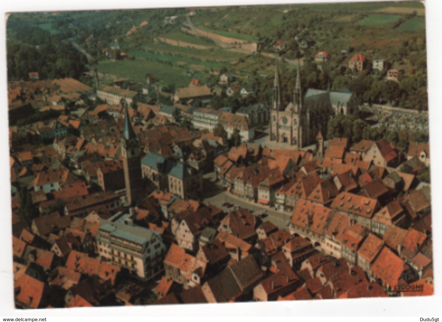 OBERNAI "le Centre De La Villeaux Pittoresques Maisons Alsaciennes Coiffées De Tuiles" - Obernai