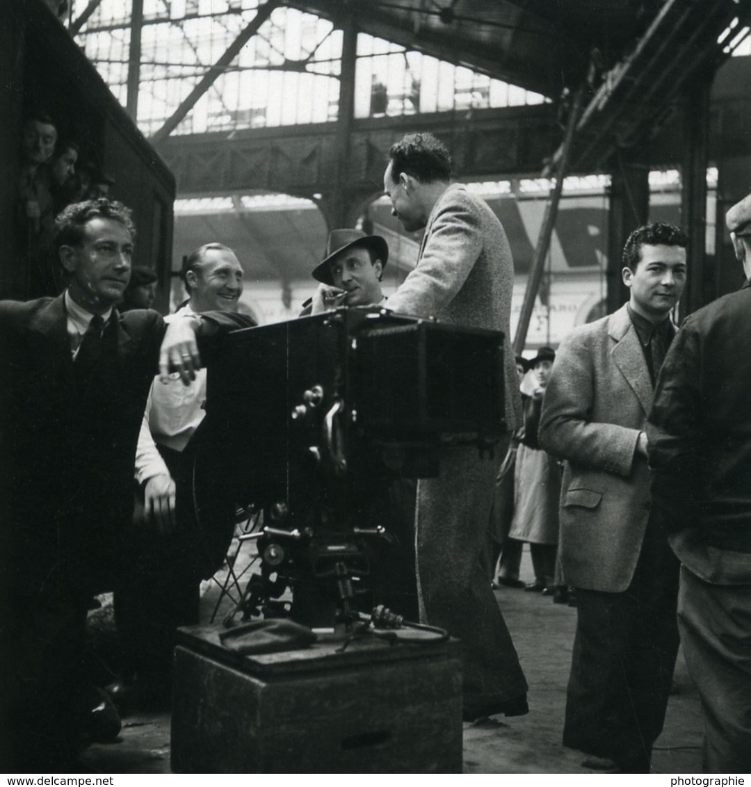 France Opérateur Photographique Dans Une Halle Station De Train? Ancienne Photo 1930's - Other & Unclassified