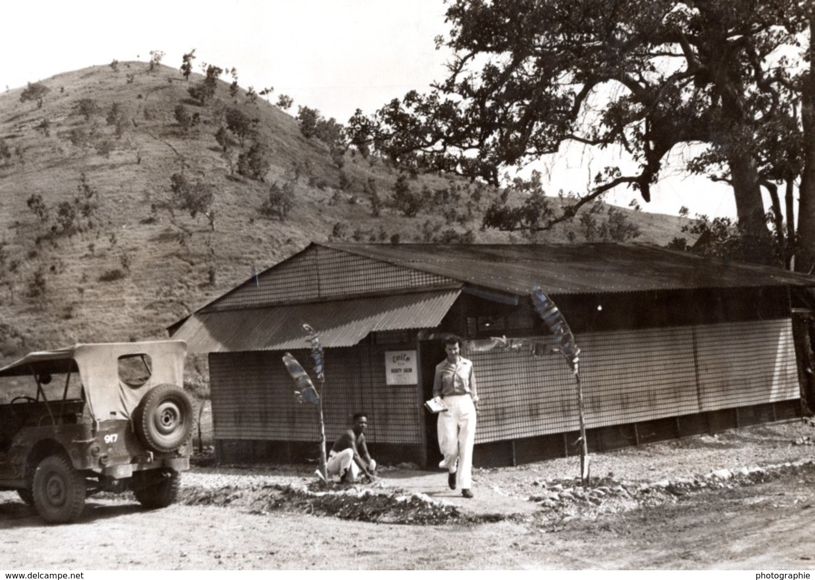 Nouvelle Guinee WWII Salon De Beaute Emile Ancienne Photo De Presse 1944 - War, Military