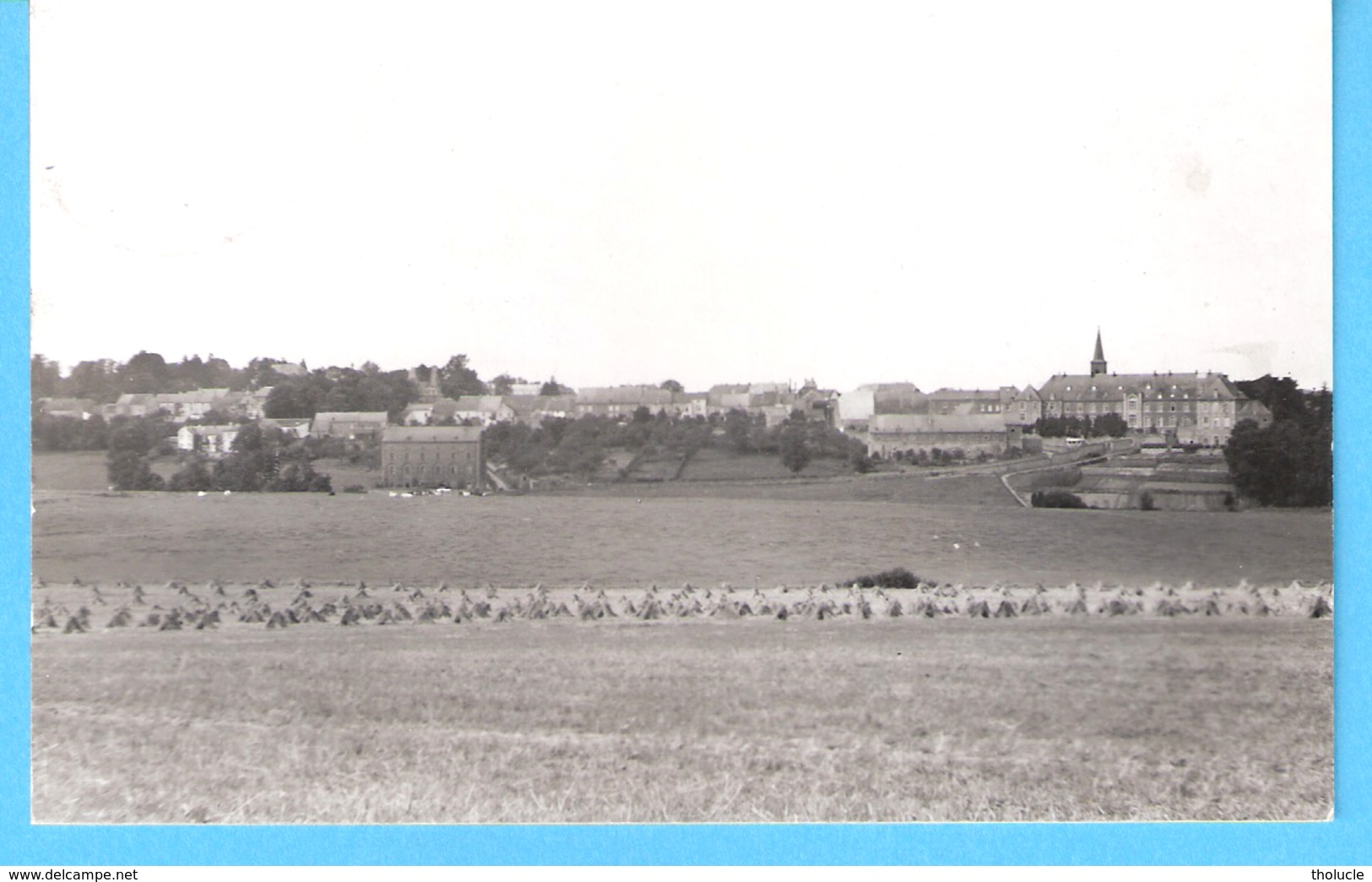 Saint-Gérard-Mettet-écrite En 1954-Panorama-L'Eglise Et L'Abbaye Sur La Droite-Edit.Bints, Philippeville-Photo Véritable - Mettet