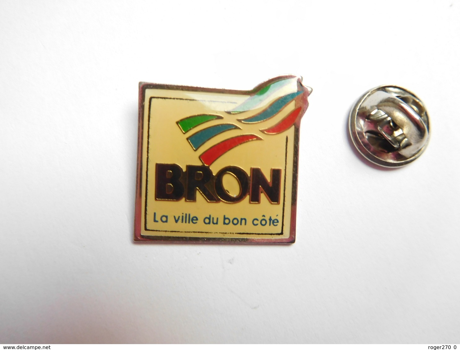 Beau Pin's , Ville De Bron , Rhône - Villes