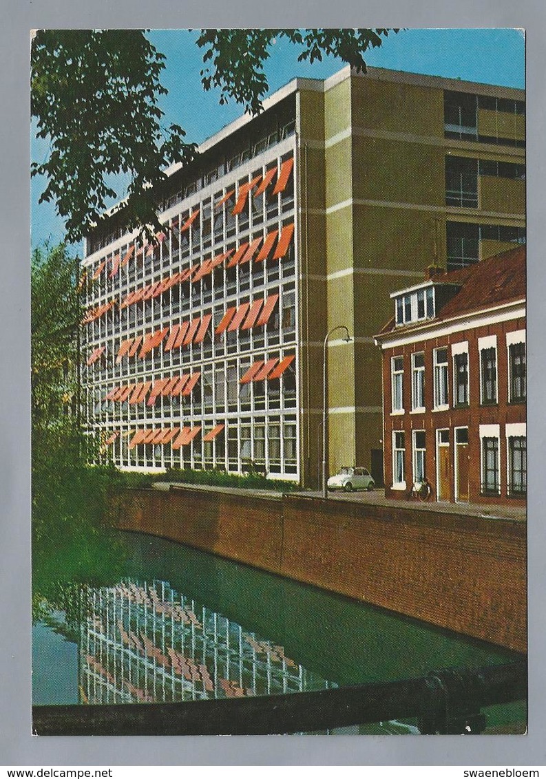 NL.- SNEEK. St. Antoniusziekenhuis. 1976. Fiat. - Sneek