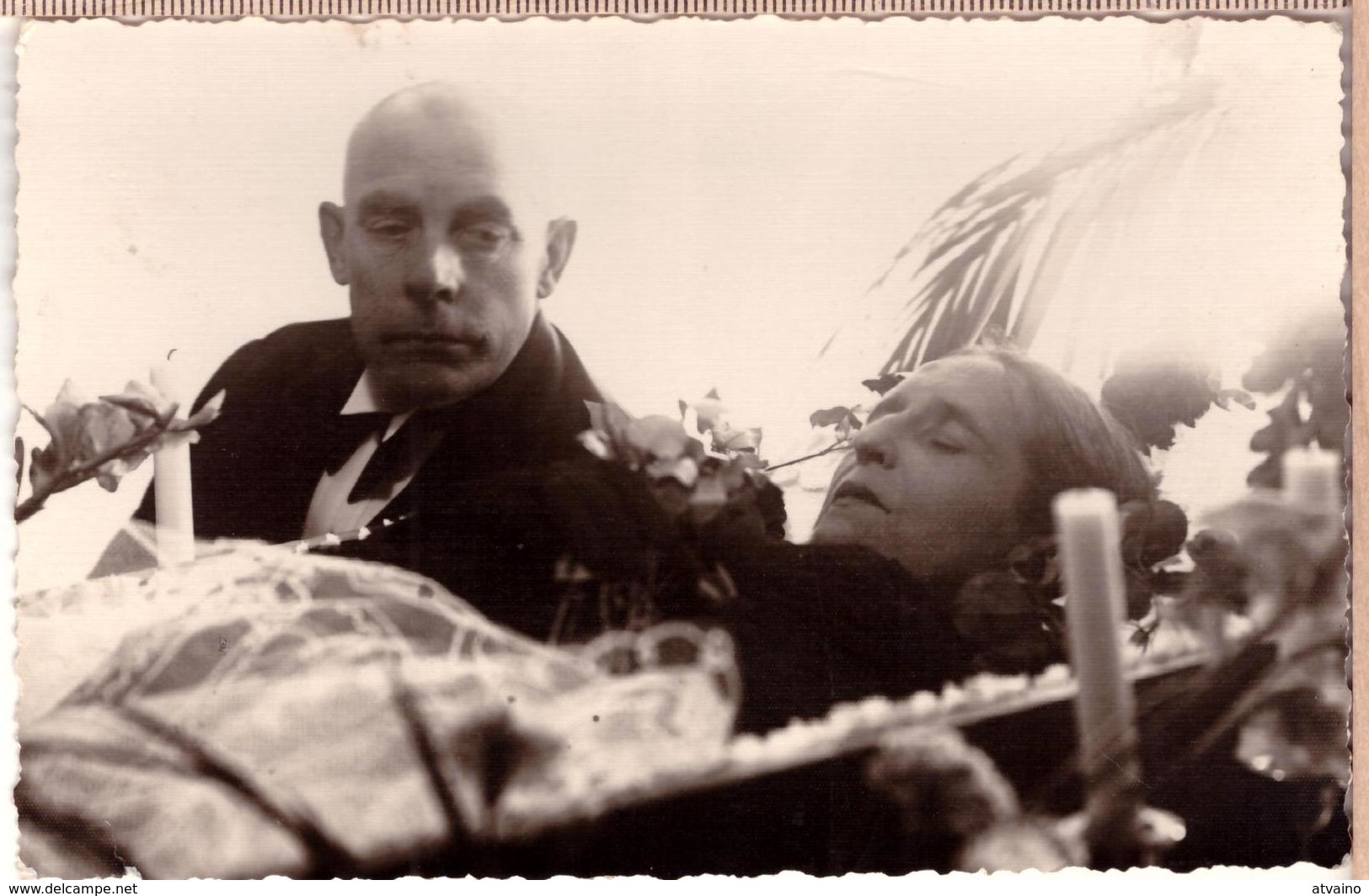 Antique Post Mortem Woman In Casket Vintage Funeral Photo Postcard 1934 - Photographie