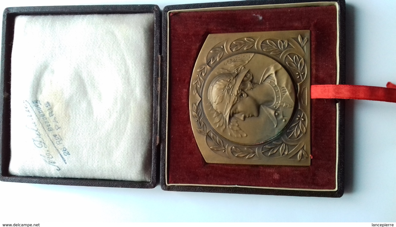 Médaille Du Comité Des Poilus Par Prudhomme En Parfait état Avec Son Coffret (rare ) - Autres & Non Classés