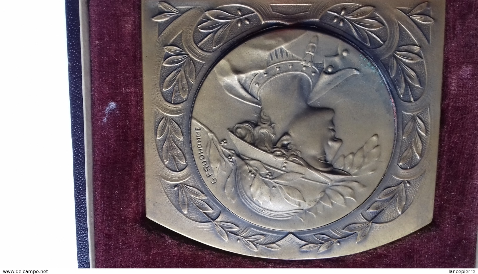 Médaille Du Comité Des Poilus Par Prudhomme En Parfait état Avec Son Coffret (rare ) - Autres & Non Classés
