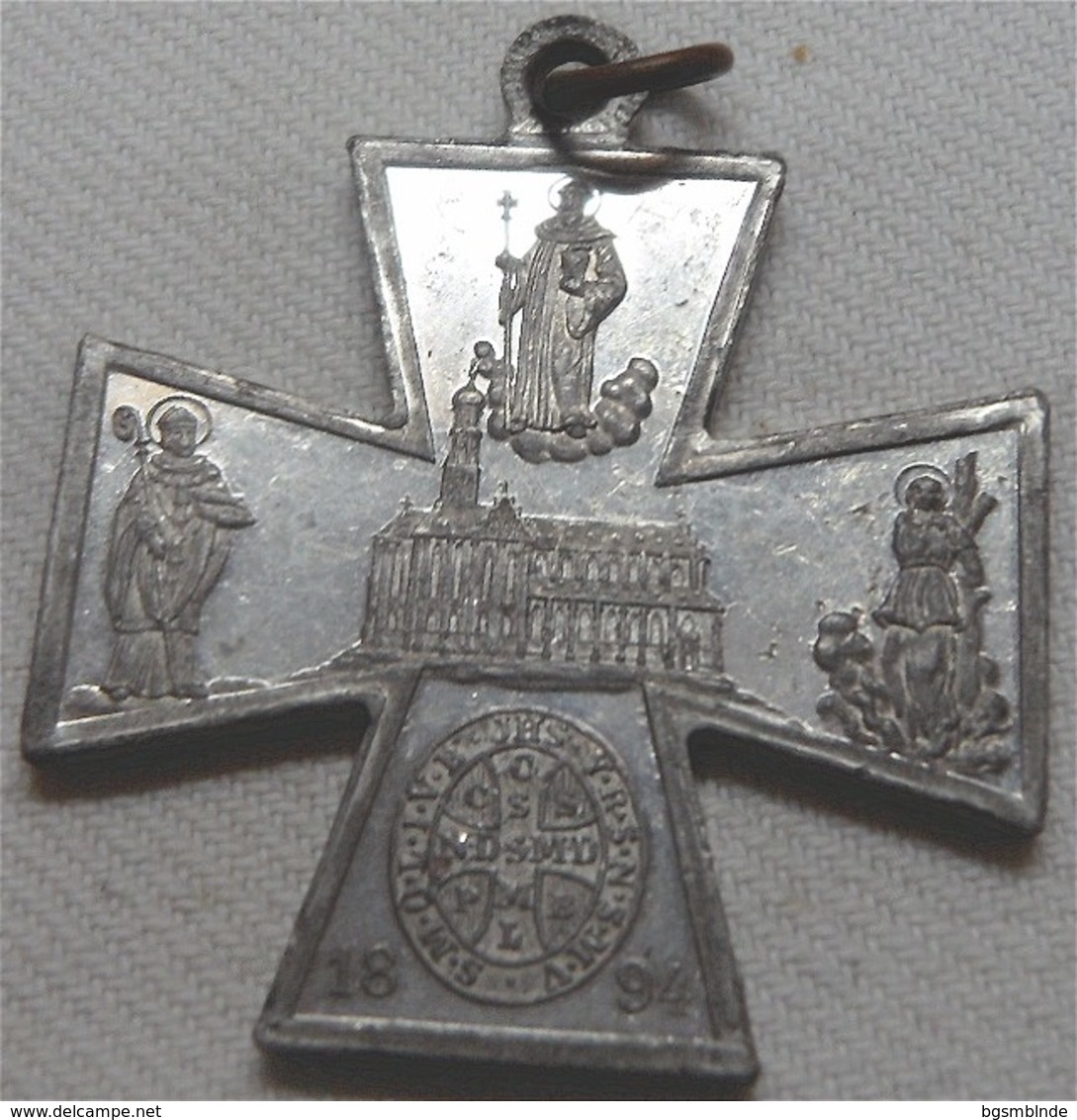 Religiöse Medaille In Kreuzform Mit Öse - 1894 - Non Classés