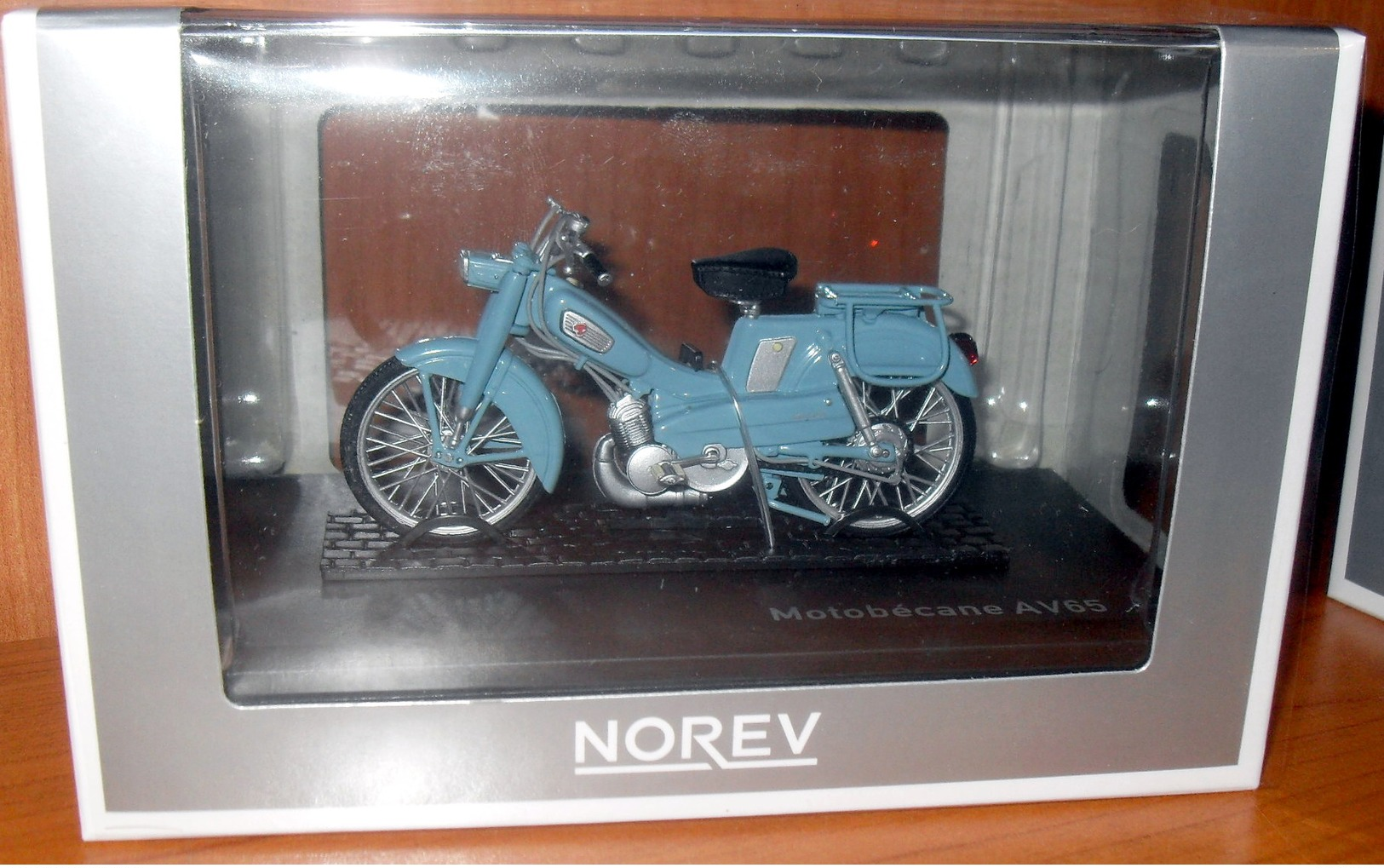 Mobylette MOTOBECANE AV65 De 1965 Bleu Gitane 1/18 NOREV - Motos