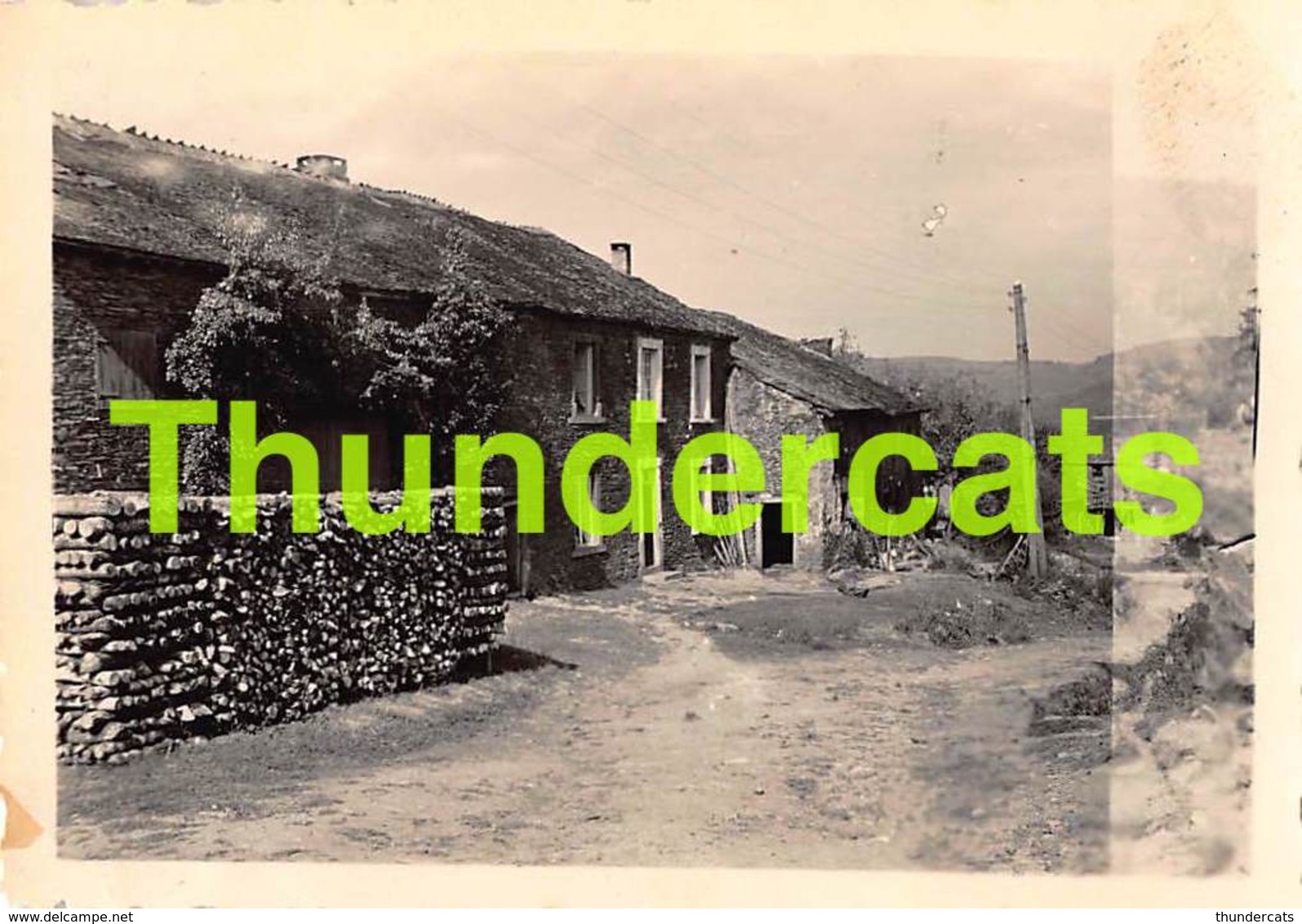 ANCIENNE PHOTO VINTAGE SNAPSHOT FOTO 6,5 Cm X 8,5 Cm BOHAN SUR SEMOIS CAMP CROIX ROUGE 1947 - Lieux