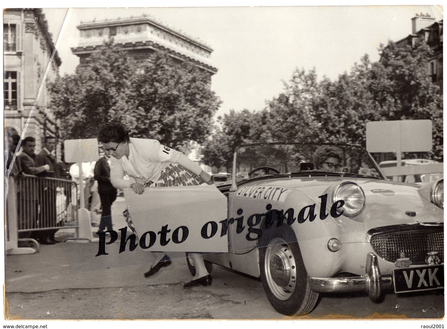 Voitures Automobiles Photo De Presse 1959 PARIS Course Bleriot AUSTIN HEALEY Frogeye Sheila MEKIE Silver City Airways - Automobiles