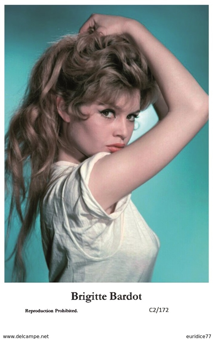 BRIGITTE BARDOT - Film Star Pin Up PHOTO POSTCARD - C2-172 Swiftsure Postcard - Entertainers