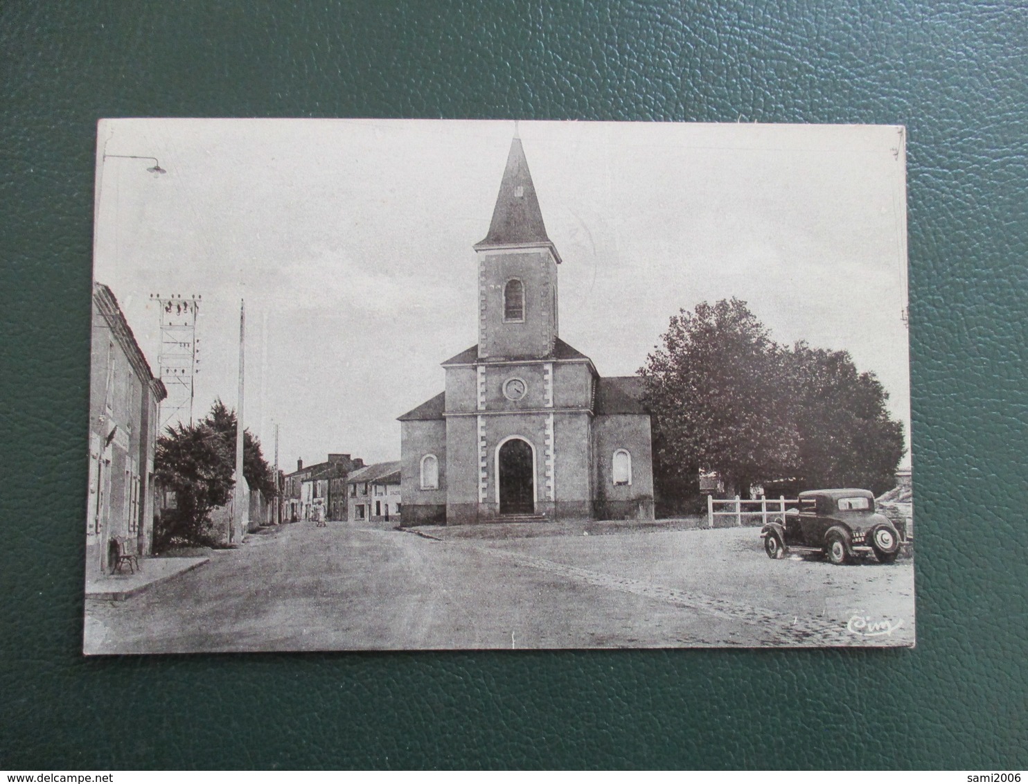 CPA 44 SAINT AIGNAN DE GRAND LIEU LE BOURG EGLISE VOITURE ANCIENNE - Autres & Non Classés