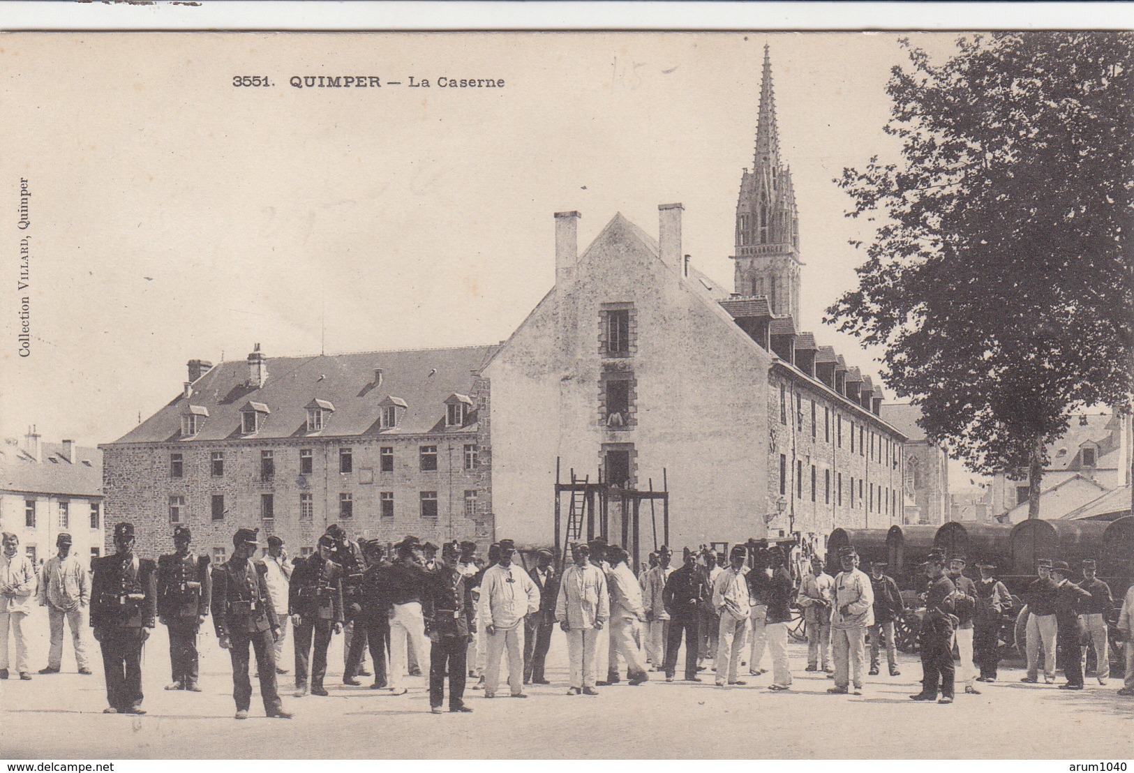 QUIMPER  : La Caserne - Quimper