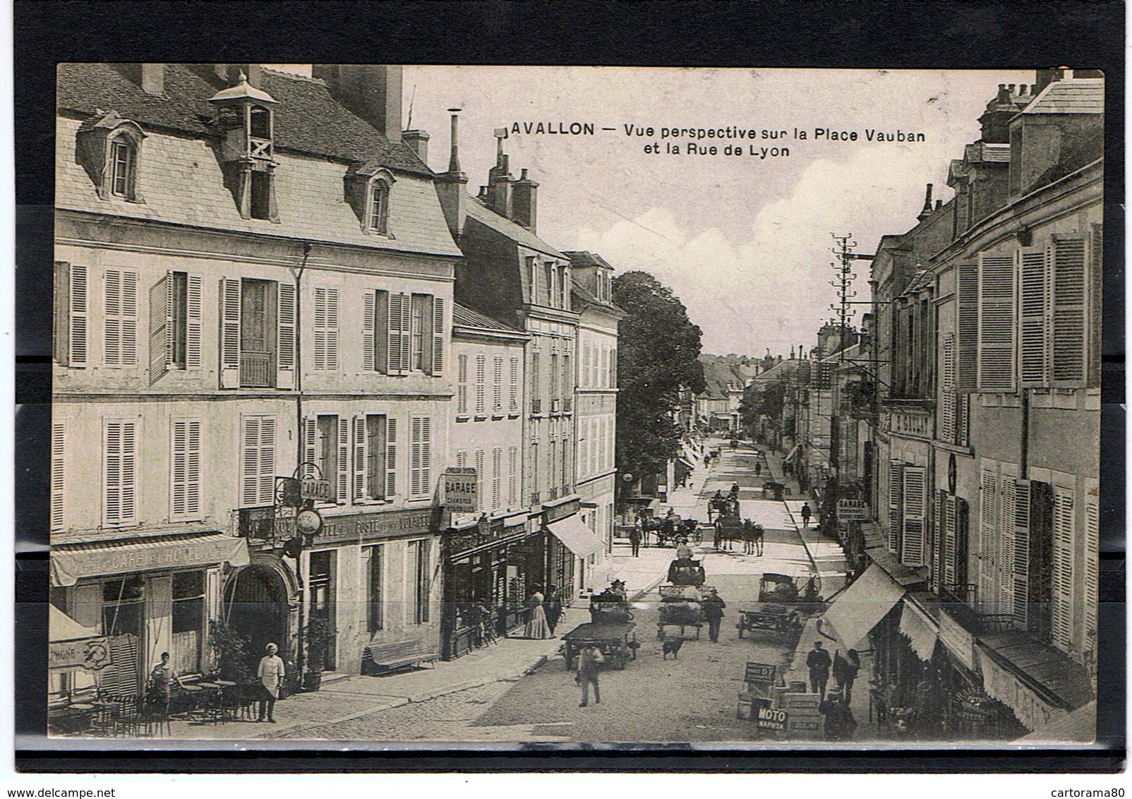 Avallon / Perspective Sur La Place Vauban Et La Rue De Lyon - Avallon