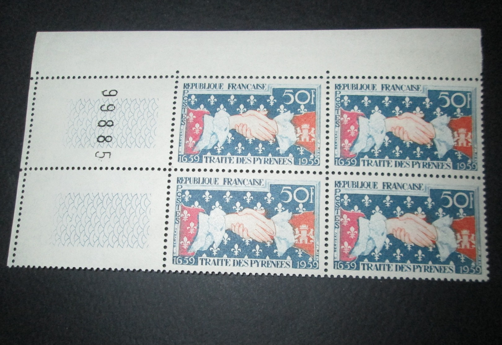 TIMBRE France 1959 Neuf** N° 1223 (50F) Traité Des Pyrénées   Bloc De 4 - Neufs