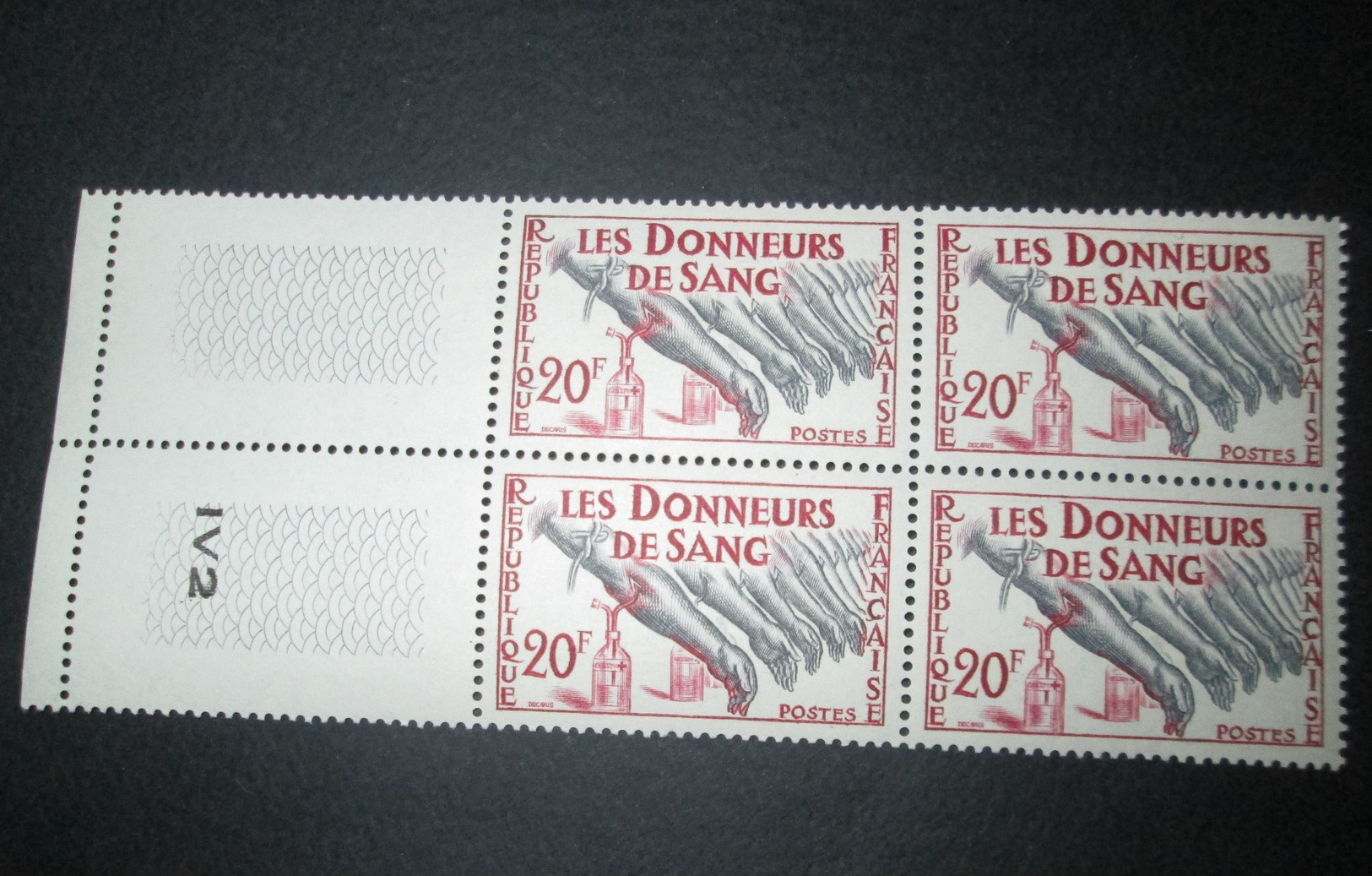 TIMBRE France 1959 Neuf** N° 1220  Donneurs De Sang   Bloc De 4 - Neufs