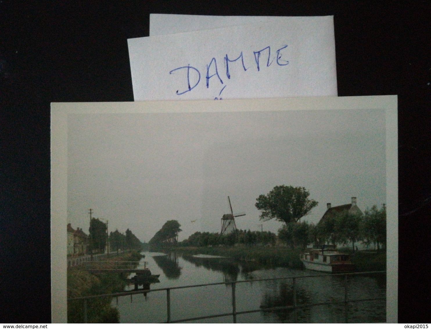 LOT DE 55 PHOTOS ORIGINALES COULEURS RECTANGULAIRES À BORDS BLANCS DIVERS LIEUX ANNÉES 1960 - 1970