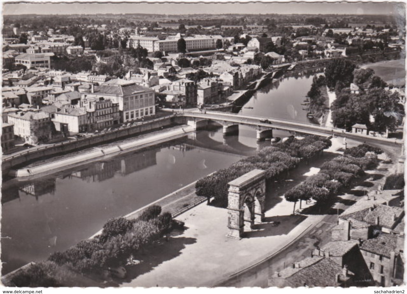 17. Gf. SAINTES. Pont Palessy Et Arc De Triomphe Romain. 2 - Saintes