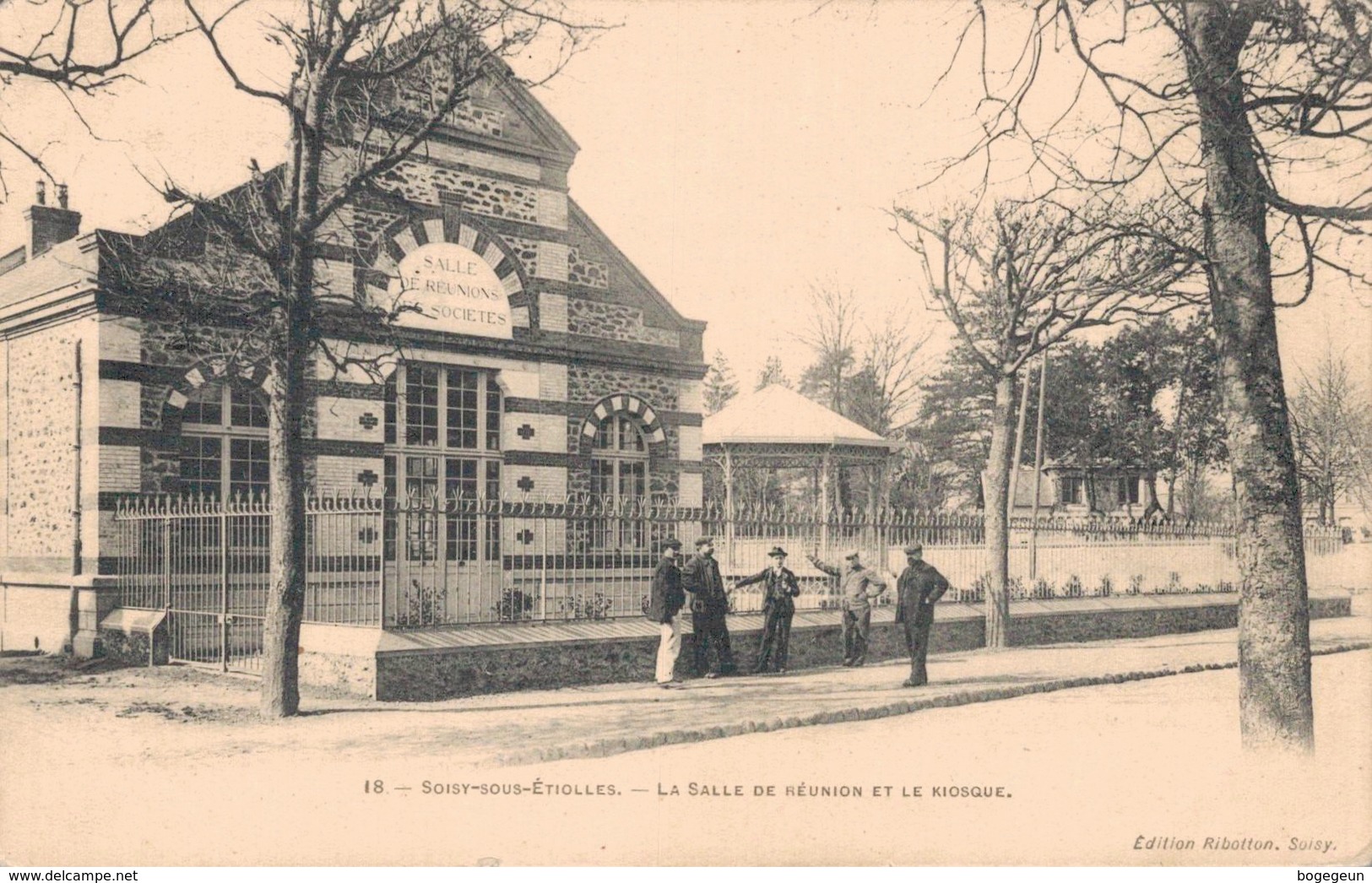 91 18 SOISY SOUS ETIOLLES La Salle De Réunion Et Le Kiosque - Other & Unclassified