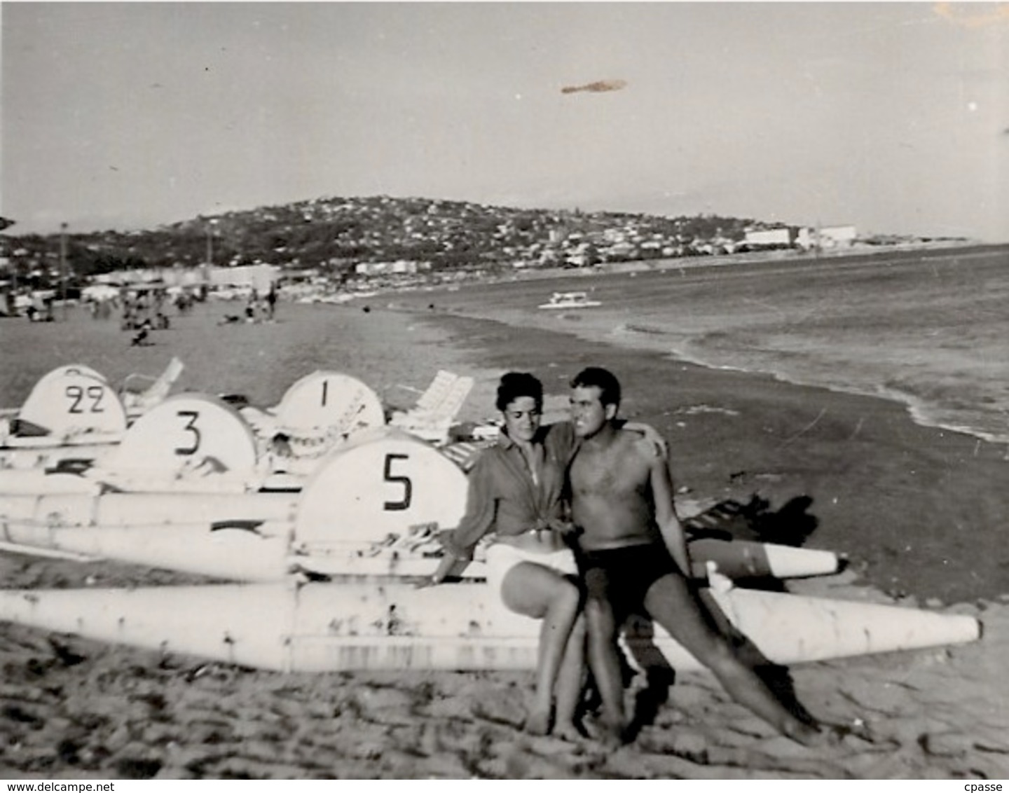 PHOTO Photographie Amateur - Plage Couple D'Amoureux Pédalos Pédalo - Other & Unclassified