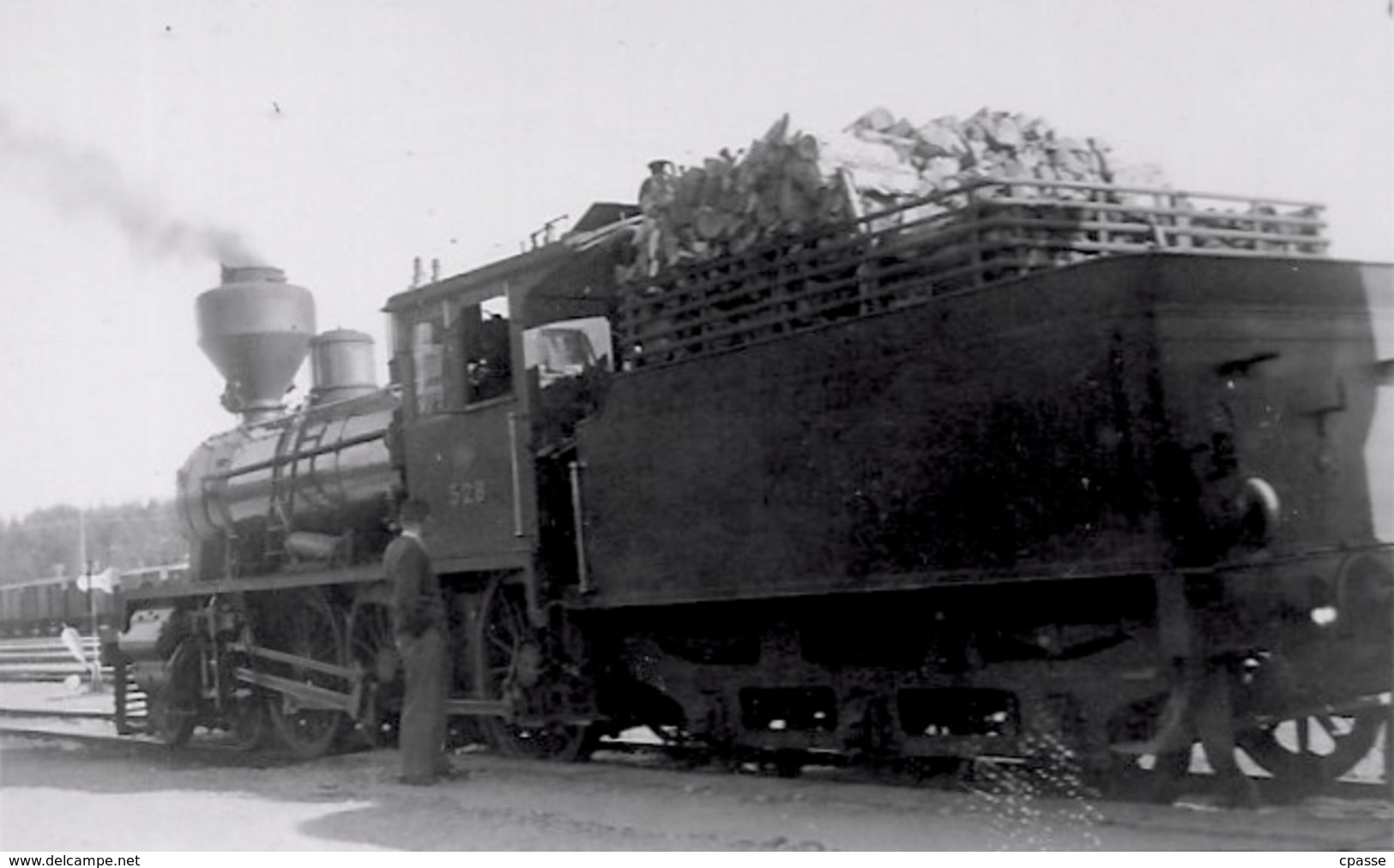 PHOTO Photographie Amateur - LOCOMOTIVE Modèle 528 ** Train Chemin De Fer Ferroviaire - Trains