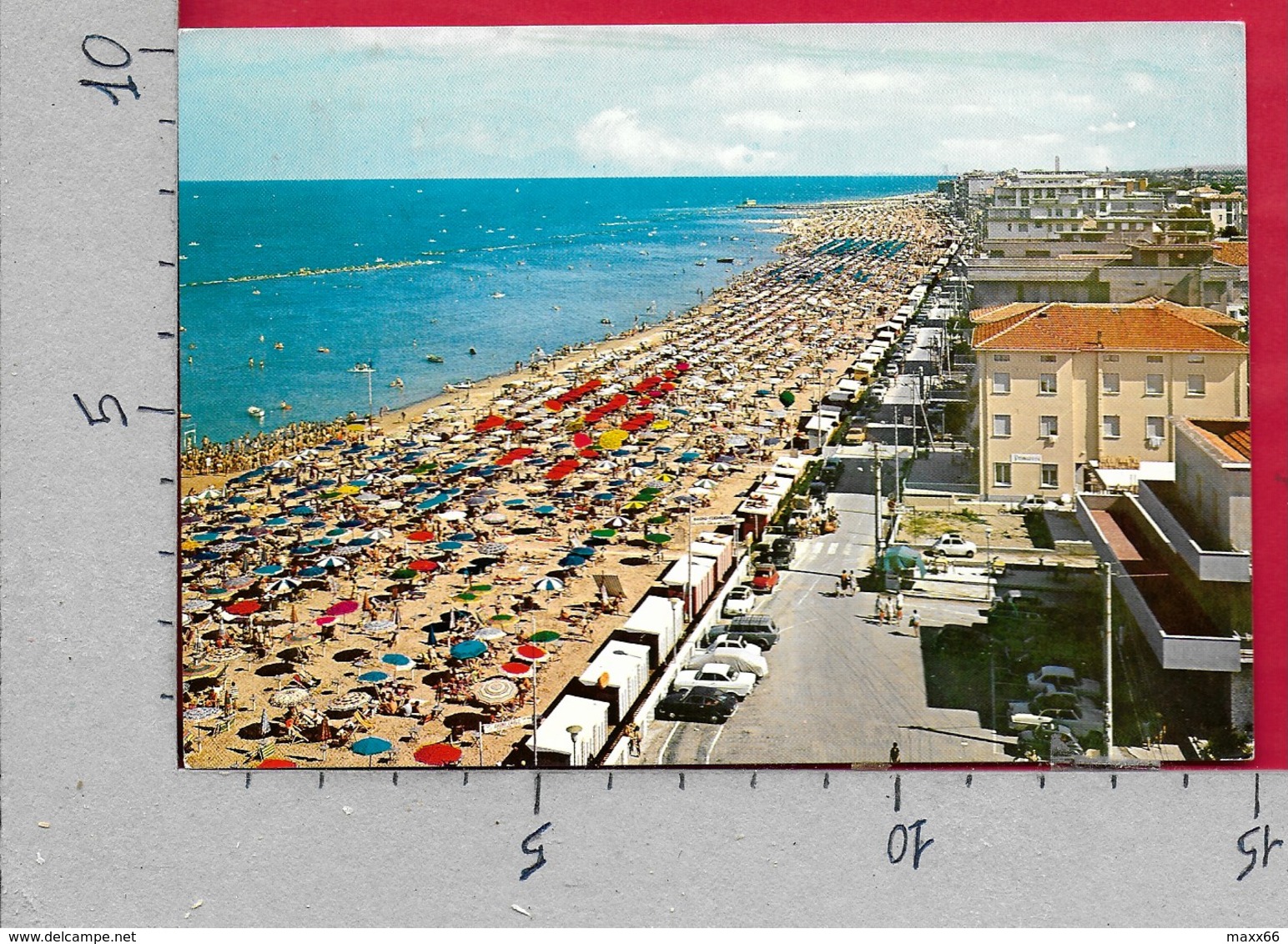CARTOLINA VG ITALIA - BELLARIA (RN) - La Spiaggia - 10 X 15 - ANN. 1972 - Rimini