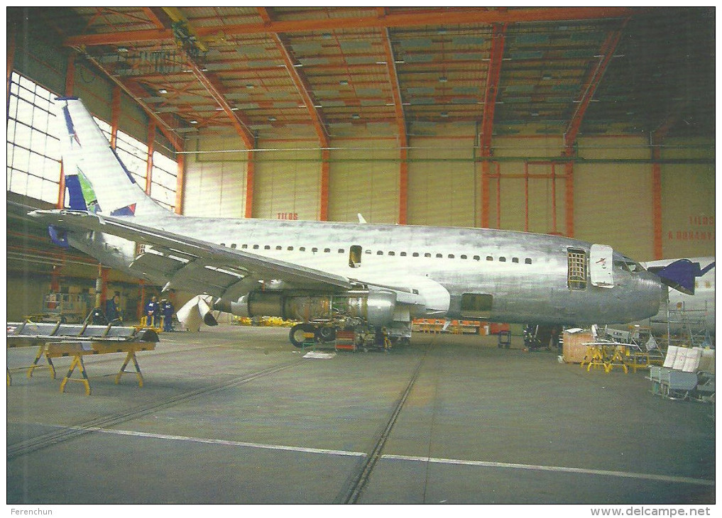 AIRPLANE AEROPLANE AIRCRAFT * BOEING 737 HUNGARIAN AIRLINES MALEV * BUDAPEST FERIHEGY AIRPORT * Reg Volt 0071 * Hungary - 1946-....: Ere Moderne