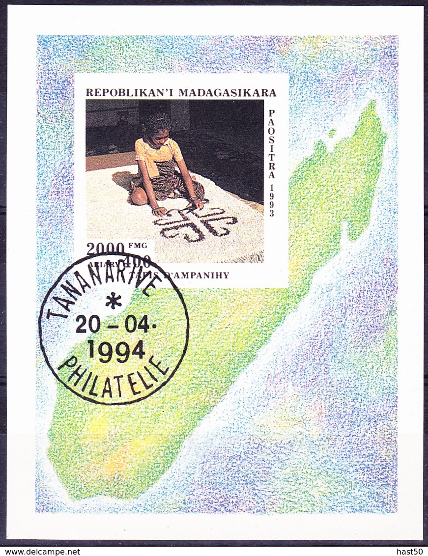 Madagaskar - Teppichweberei (Mi.Nr.: Bl. 255) 1994 - Gest Used Obl - Madagaskar (1960-...)