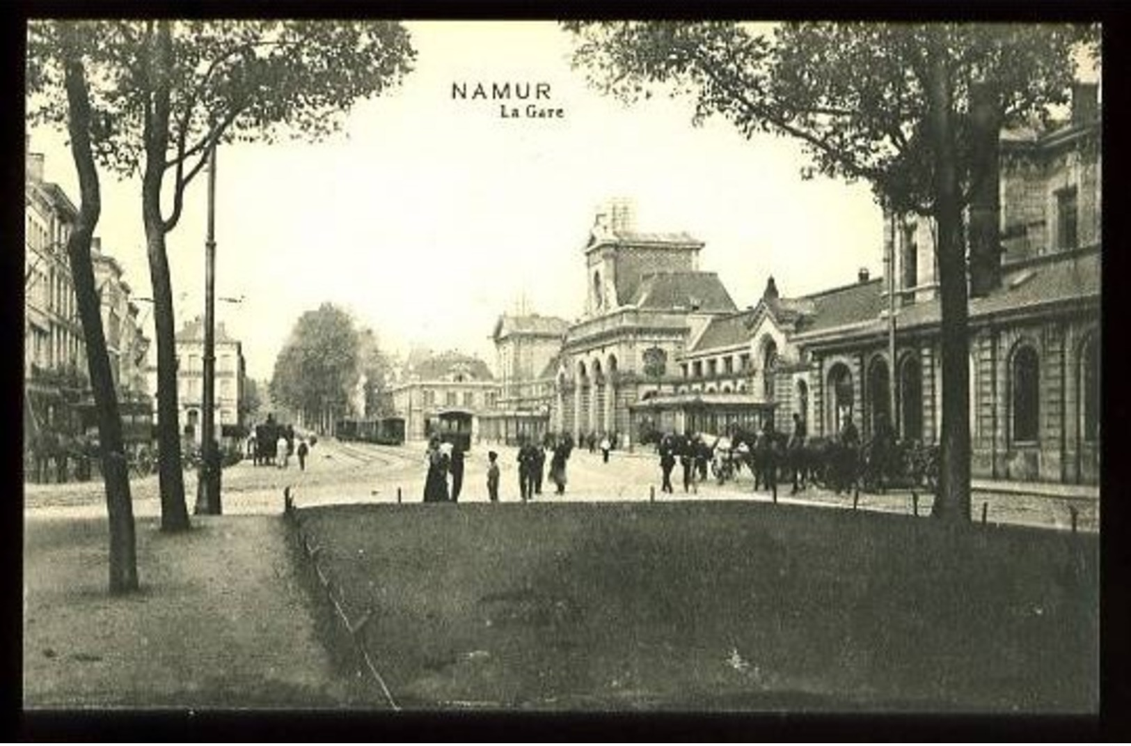 NAMUR - La Gare - (animée Avec Tramways) - Namur