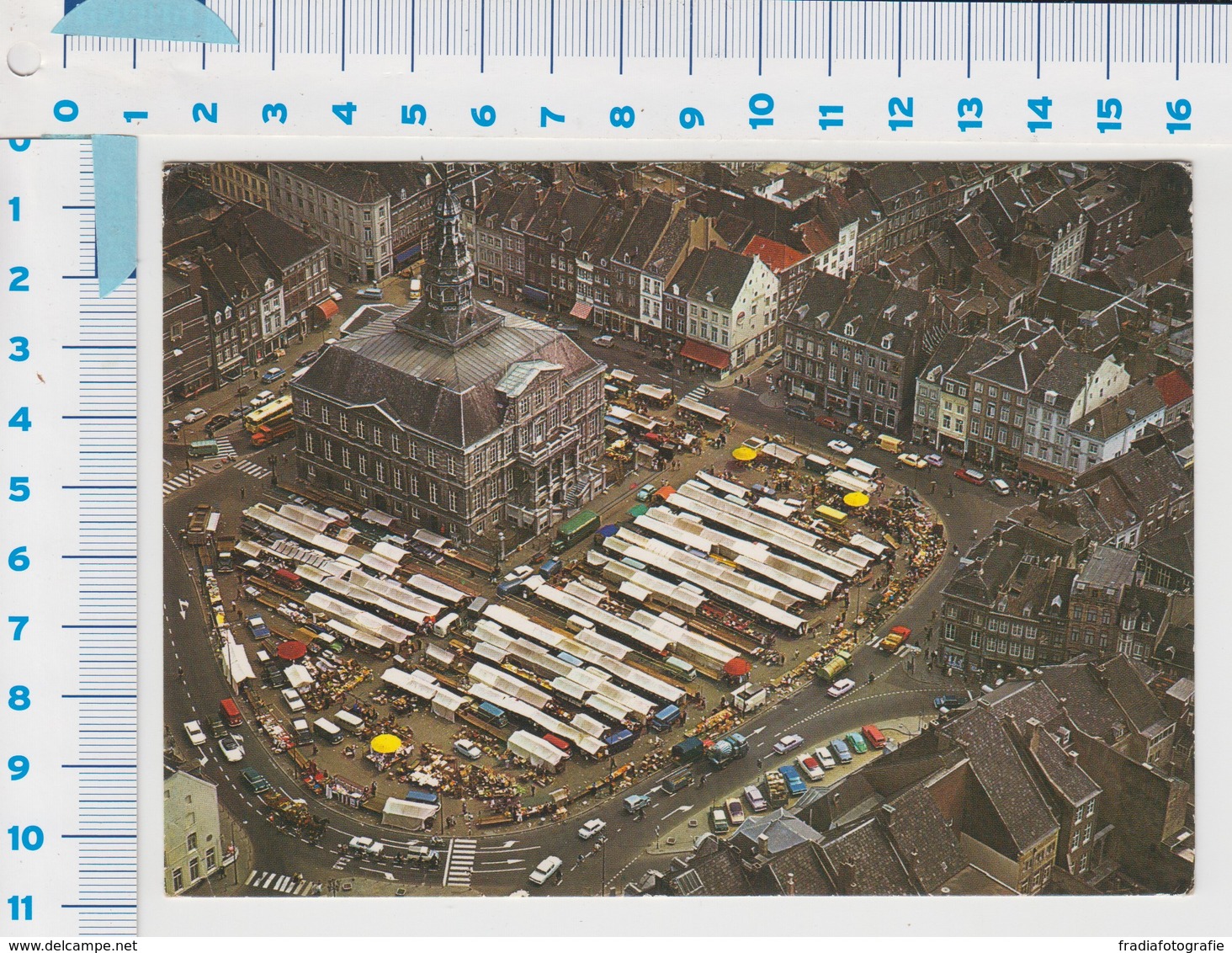 Limburg - Maastricht - Luchtfoto Markt Met Stadhuis - Maastricht