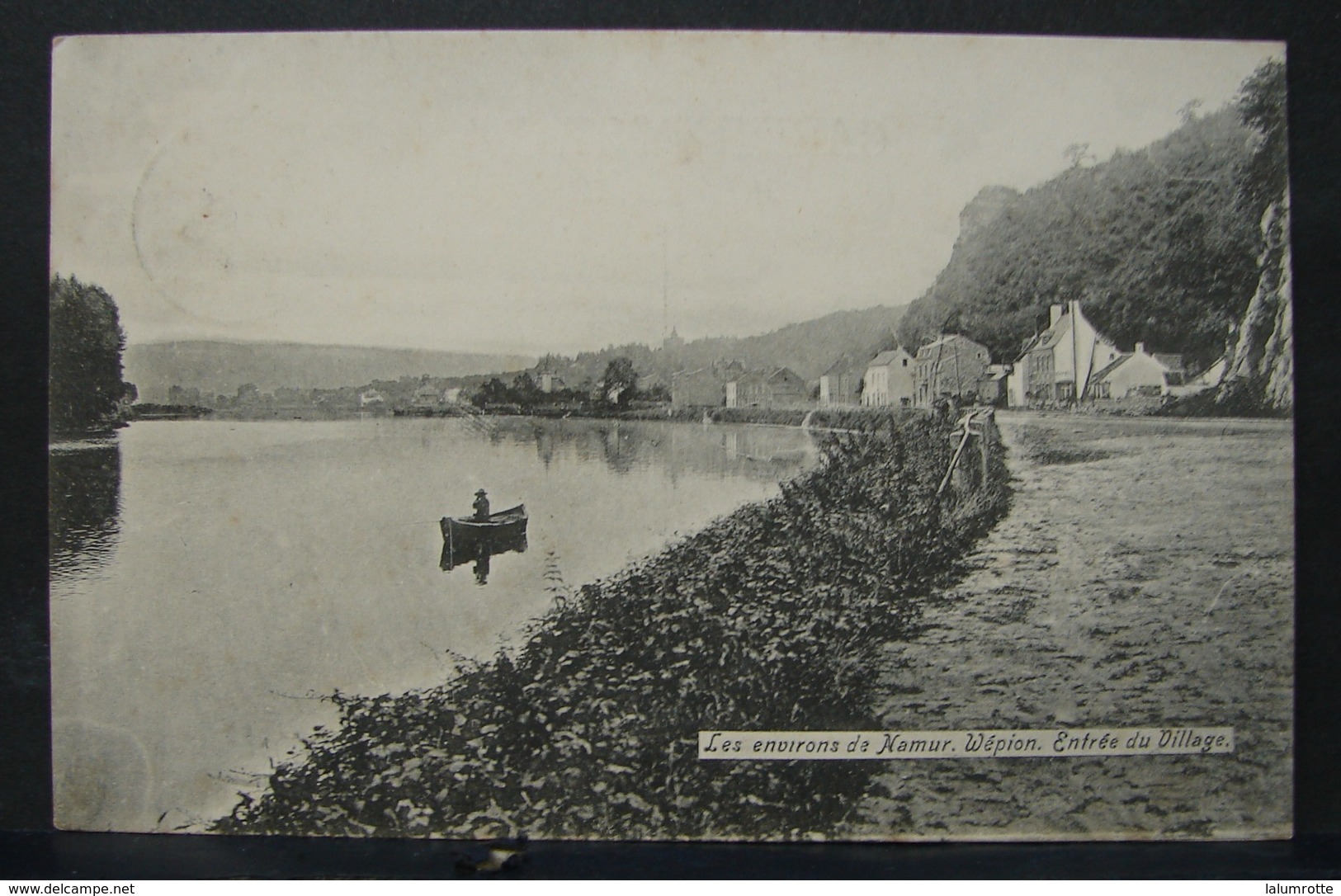 JL. 38. Les Environs De Namur. Wépion. Entre Deux Villages. - Namen