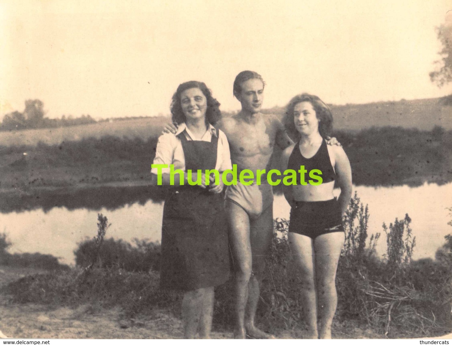 ANCIENNE PHOTO VINTAGE SNAPSHOT 10 CM X 7 CM  RHODE ST GENESE HOMME NU FEMME MAILLOT DE BAIN NUDE LADY MALE MAN - Personnes Anonymes