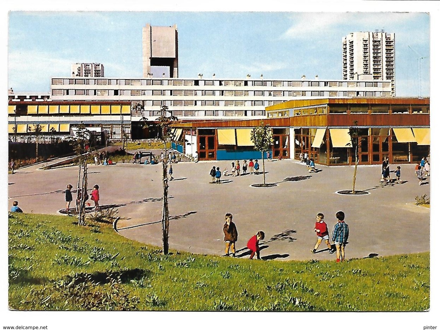 MONTEREAU - Surville - L'Ecole Maternelle - Montereau