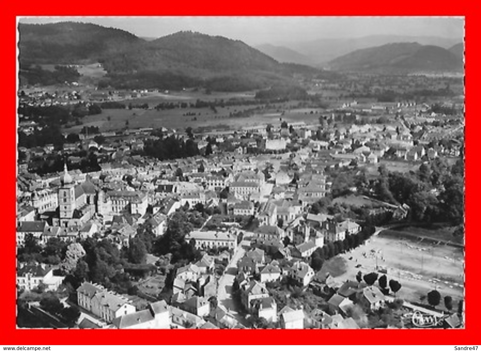 CPSM/gf (88) REMIREMONT.  Vue Aérienne Panoramique, Au Fond, La Chaîne Des Vosges...I0403 - Remiremont