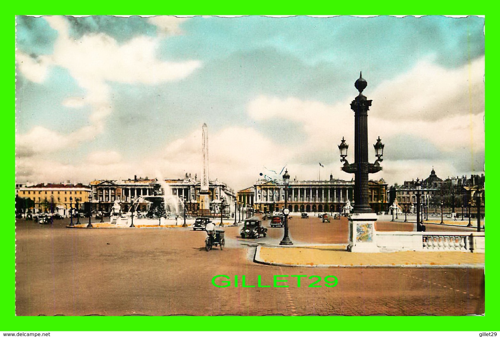 PARIS (75) - PLACE DE LA CONCORDE -  ANIMÉE, TRICYCLE & VIEILLE VOITURES - ÉDITIONS U.A.T. - - Squares