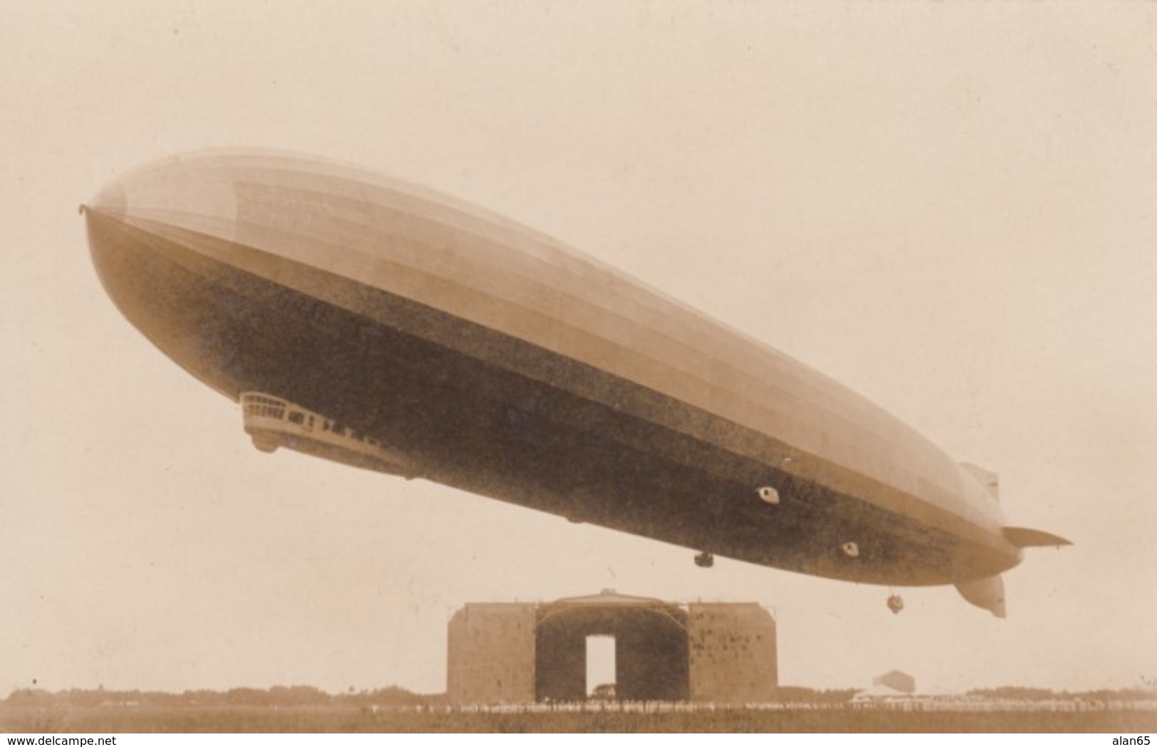 Air Ship Dirigible Over City And Near Hangar, Lot Of 4 Different C1920s/30s Vintage Photos - Aviation