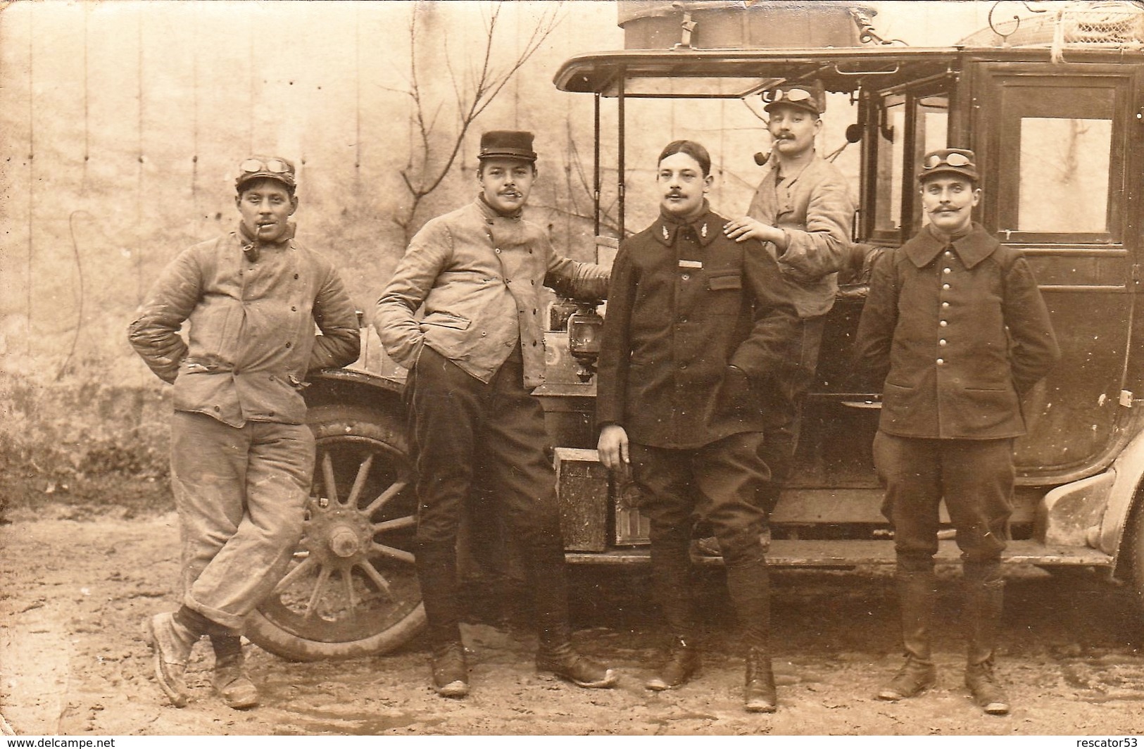 Rare Carte Photo 5 Chauffeurs Devant Véhicule Militaire - 1914-18