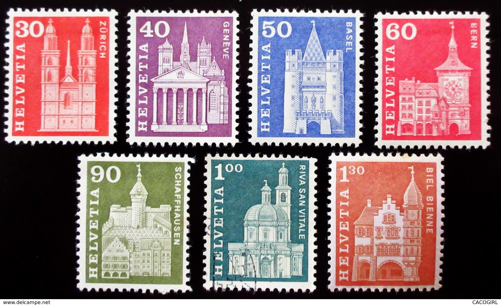 1960 Suisse 7 Valeurs Cathédrales  Neufs Petites Trace Charnières Un Timbre Oblitéré - Neufs