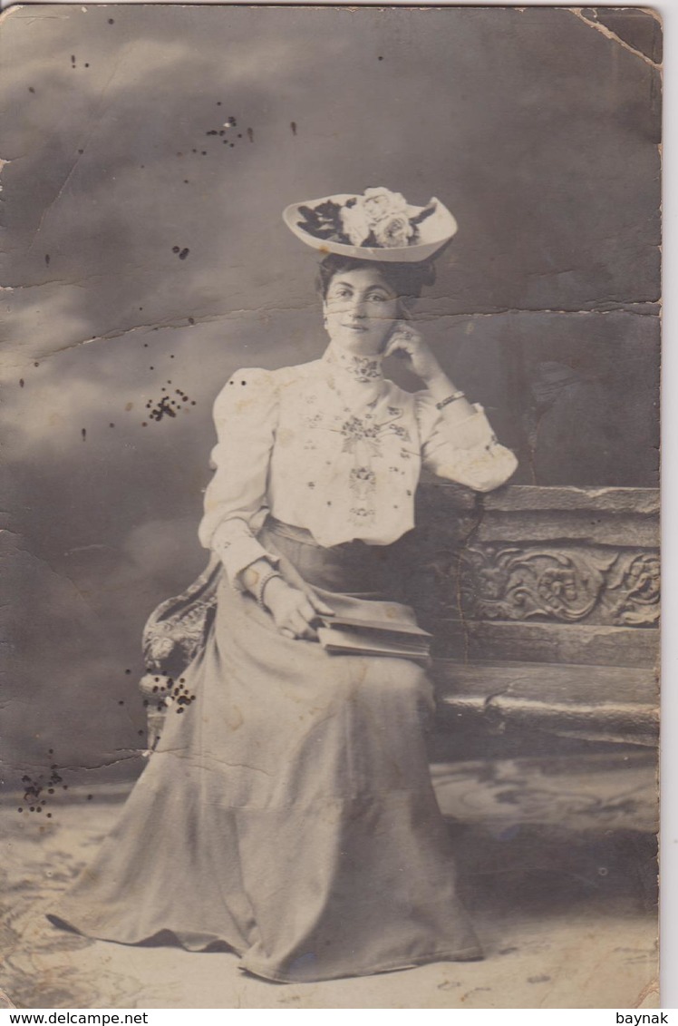 LADY WITH HAT ~   ORIGINAL PHOTO   ~   PC FORMAT - Anonyme Personen