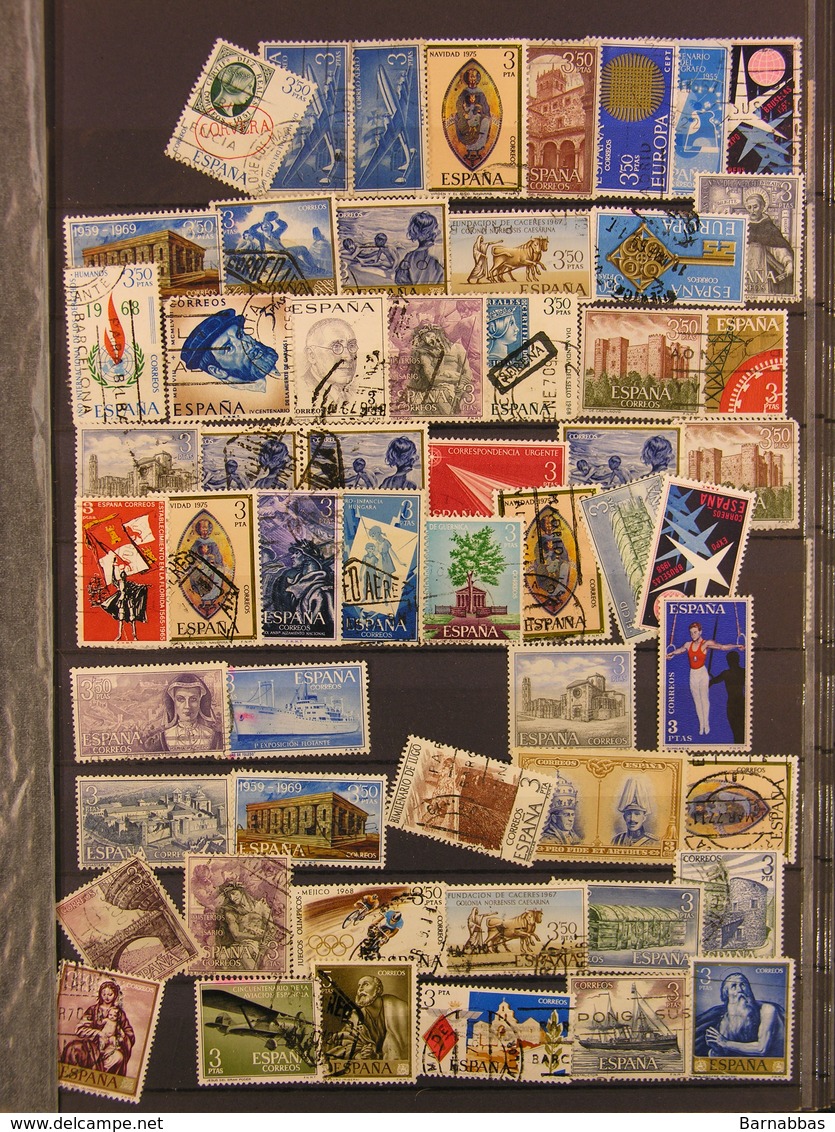 SPAIN - large quantity of stamps in stockbook (DC100)