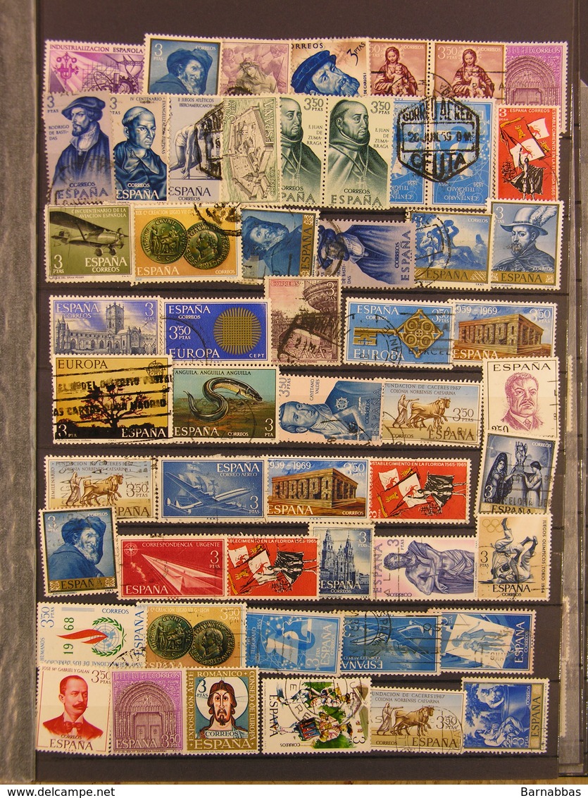 SPAIN - large quantity of stamps in stockbook (DC100)