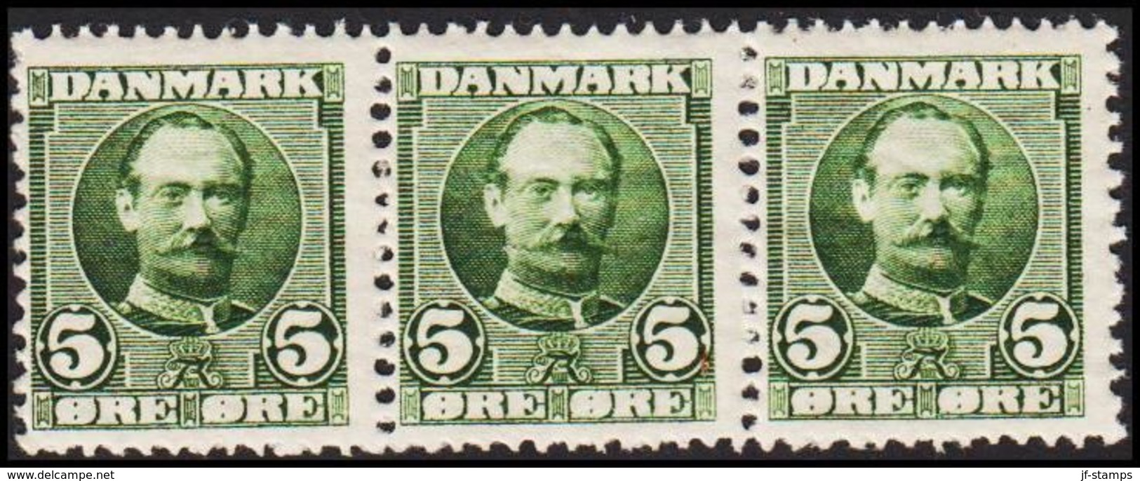 1907. King Frederik VIII. 5 Øre Green 3-STRIP (Michel 53) - JF317033 - Unused Stamps