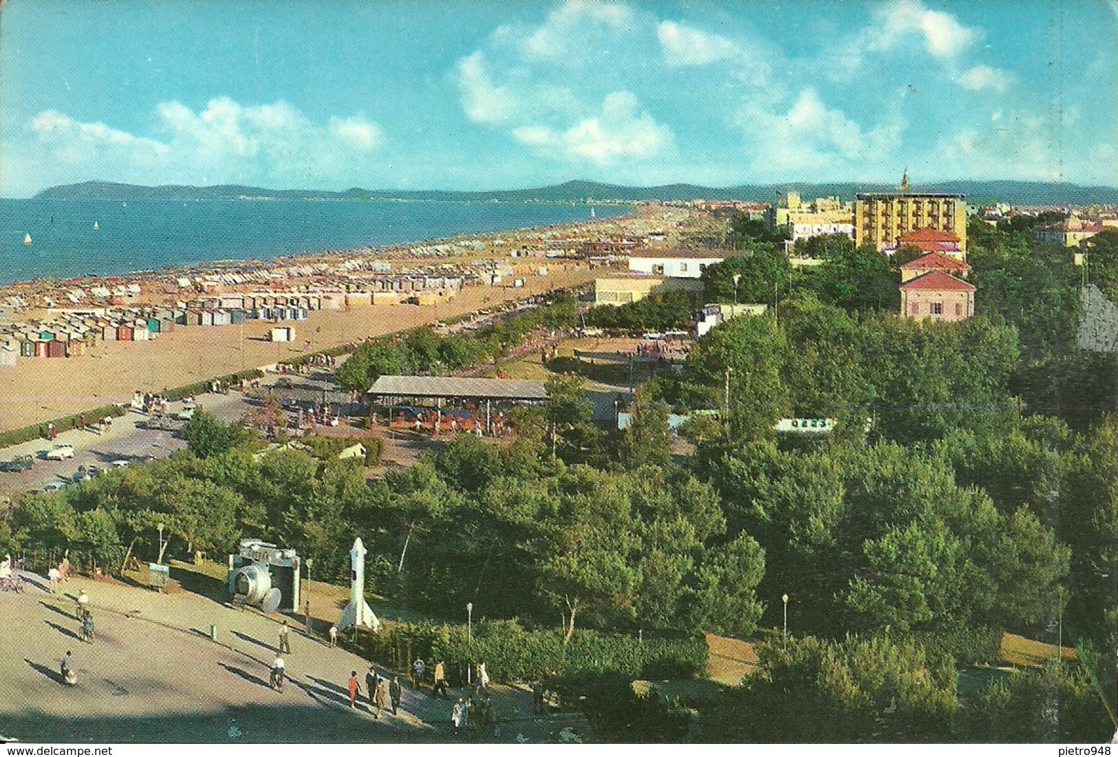 Rimini (E. Romagna) Pineta E Spiaggia, Pinede Et Plage, Macchina Fotografica E Missile In Basso - Rimini