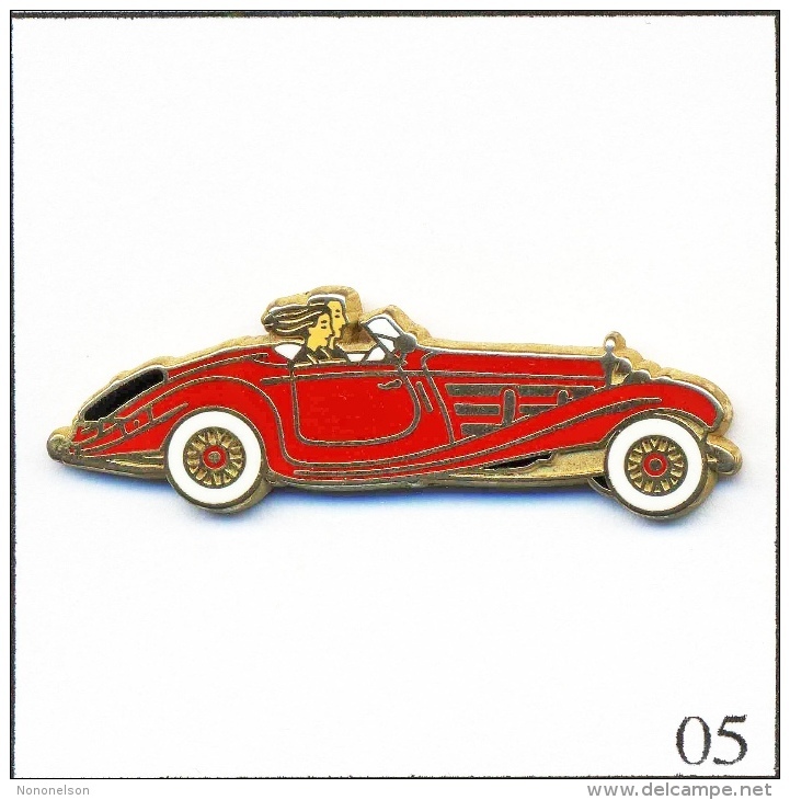 Pin's - Automobile - Mercedes 500 K Roadster - Rouge Vif-Parebrise Blanc. Est. Arthus Bertrand Paris. Zamac. T191-05 - Mercedes