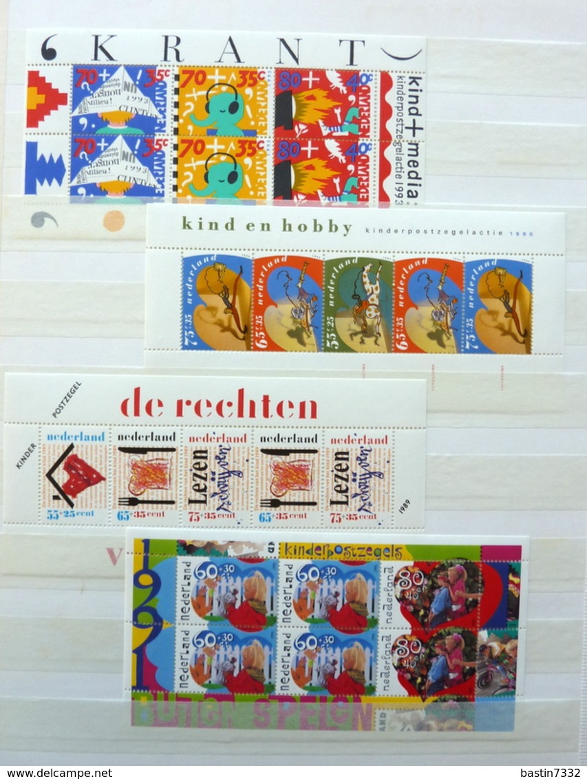 Netherlands/Pays-Bas collection in 3 stockbooks+yearsets+box with 70 booklets