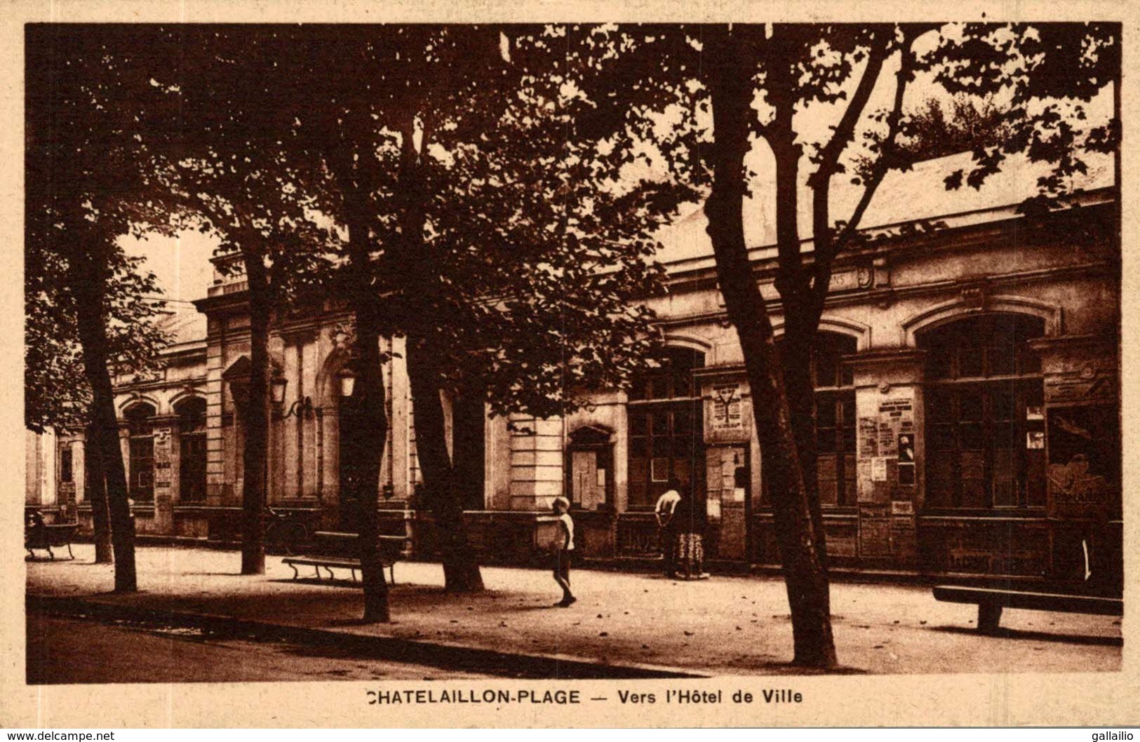 CHATELAILLON VERS L'HOTEL DE VILLE - Châtelaillon-Plage